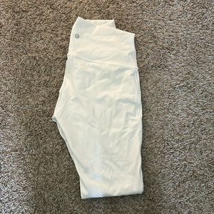 White Lululemon Wunder Under Leggings
